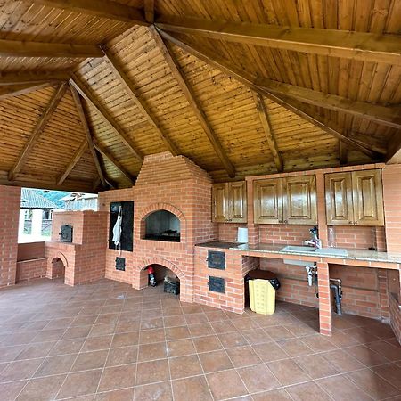 Casa Dacului Hotel Petrova Eksteriør billede