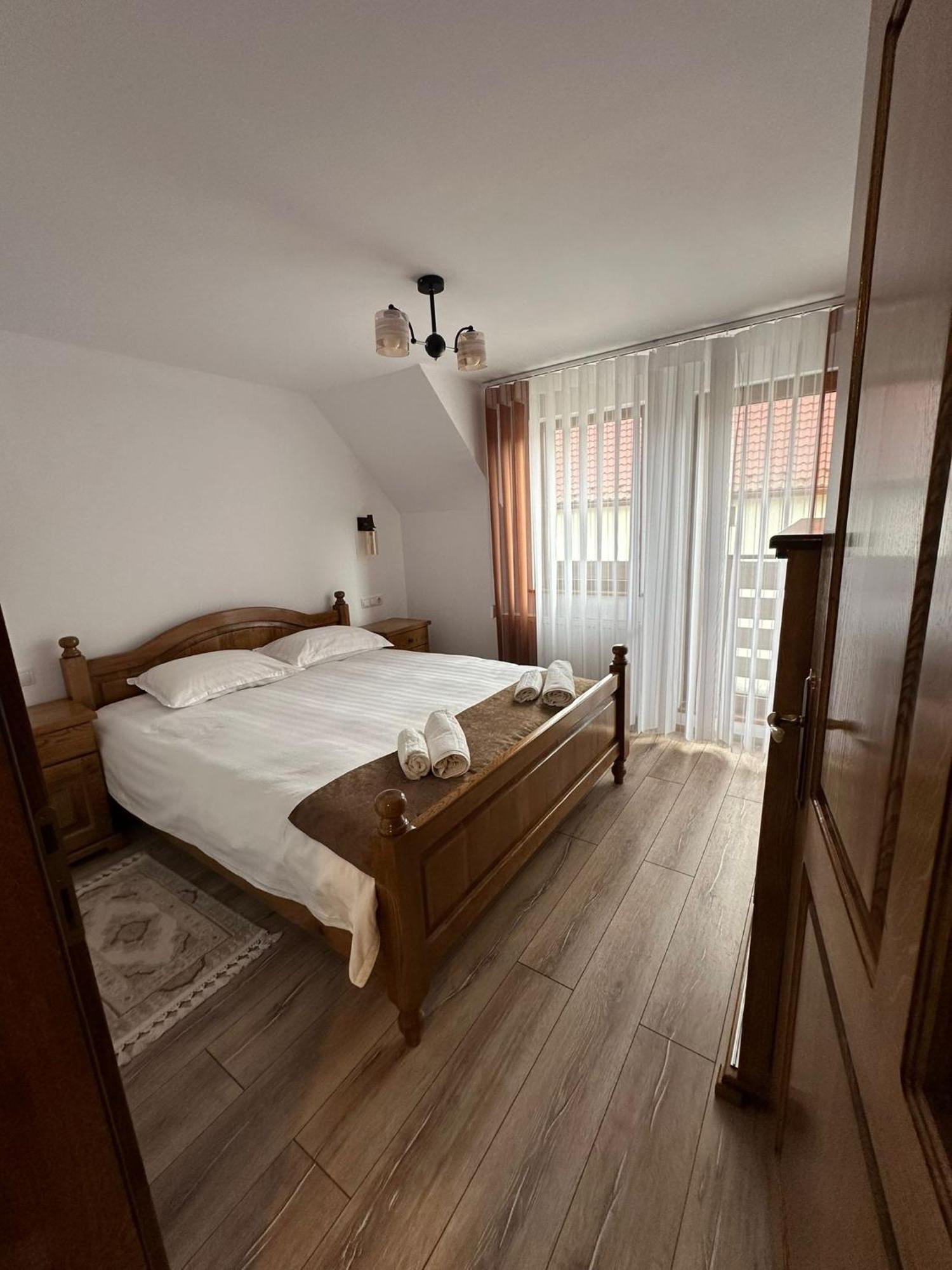 Casa Dacului Hotel Petrova Eksteriør billede
