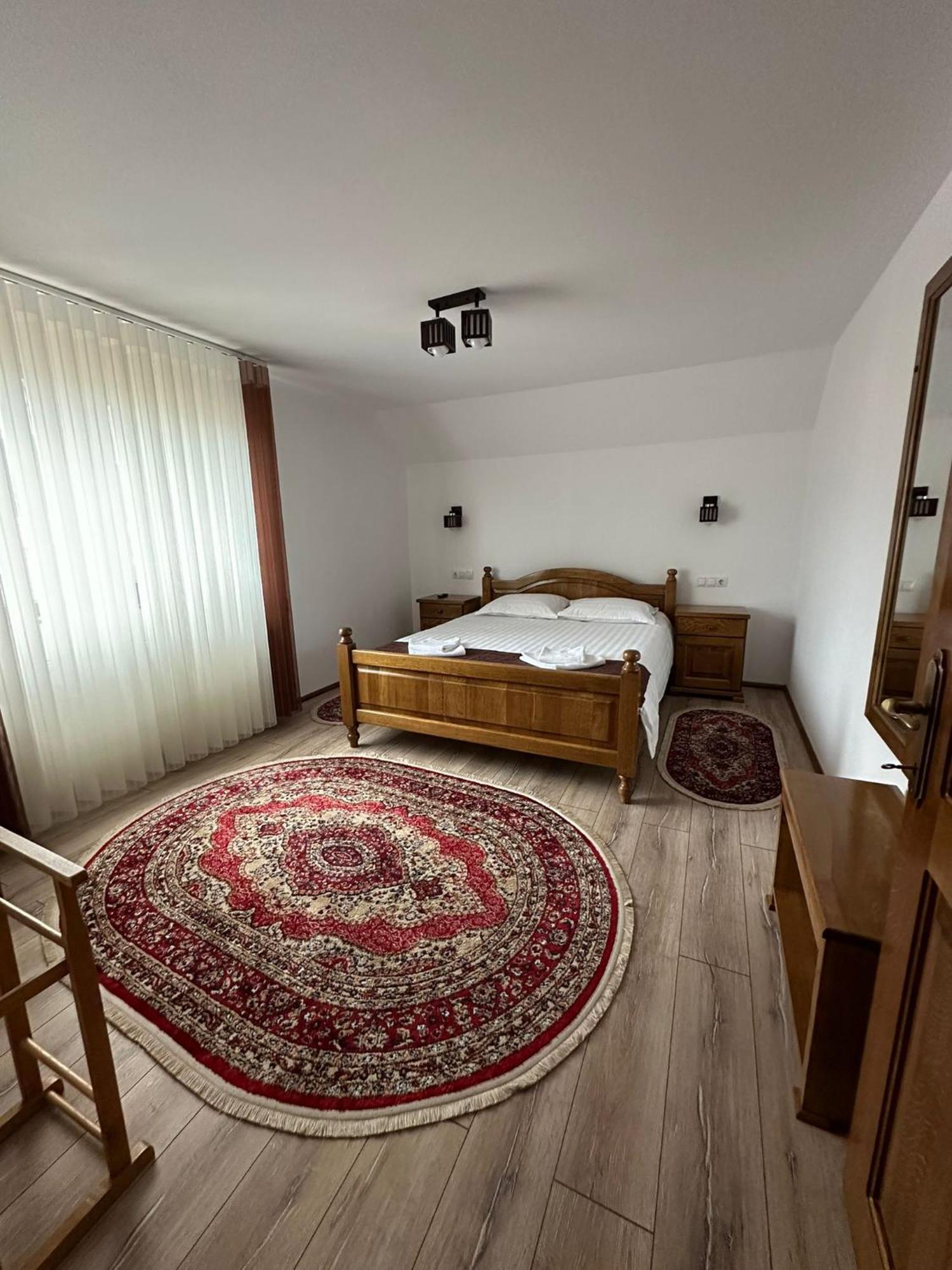 Casa Dacului Hotel Petrova Eksteriør billede