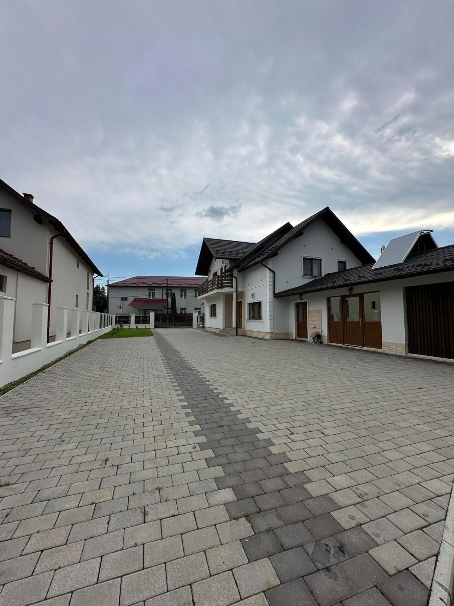 Casa Dacului Hotel Petrova Eksteriør billede